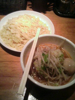 [写真:すずらん・味噌野菜つけそば大盛り(ひもかわ麺)]