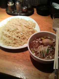 [写真:すずらん・醤油つけそば特盛]