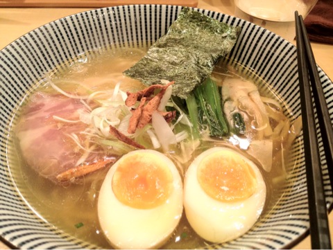 饗 くろ㐂2012年5月の味玉塩そば(平打麺)