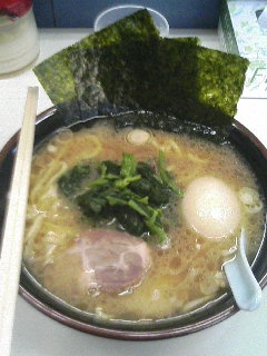 [写真:甲子家・ラーメン+味付け玉子]